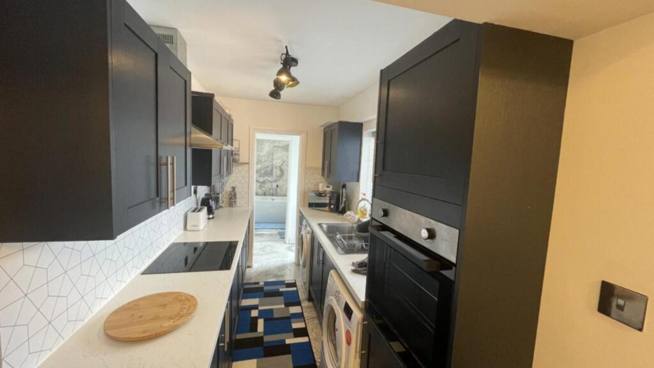 سكرابورو House Located Centrally For Up To 8 Guests المظهر الخارجي الصورة